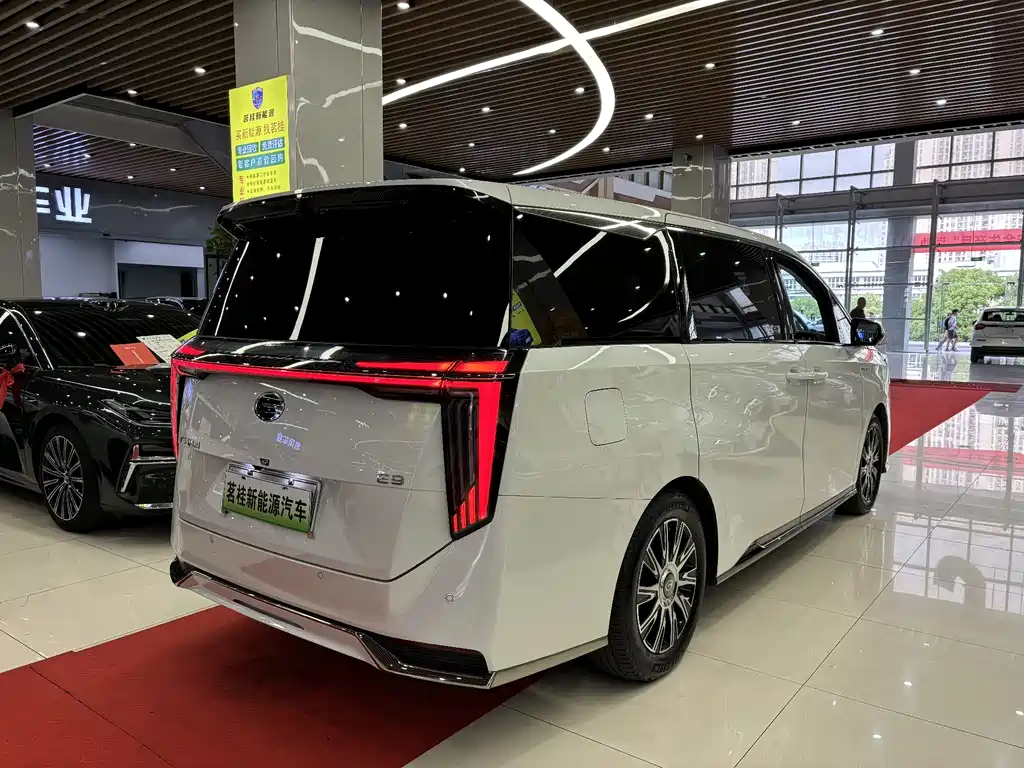 GAC Motor Trumpchi E9 2023 — фото 6