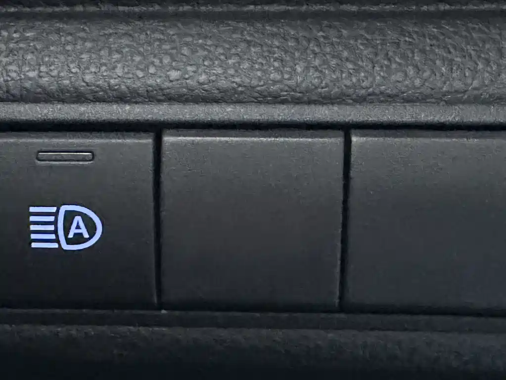 Toyota Corolla 2022 — фото 16