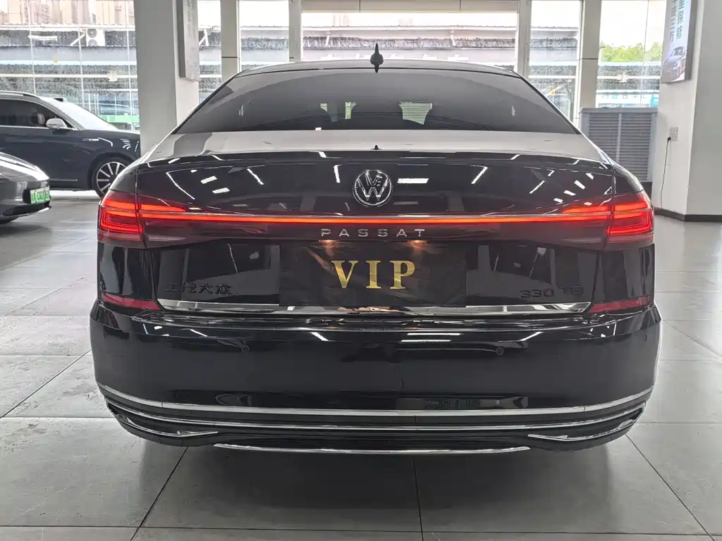 Volkswagen Passat 2022 — фото 15