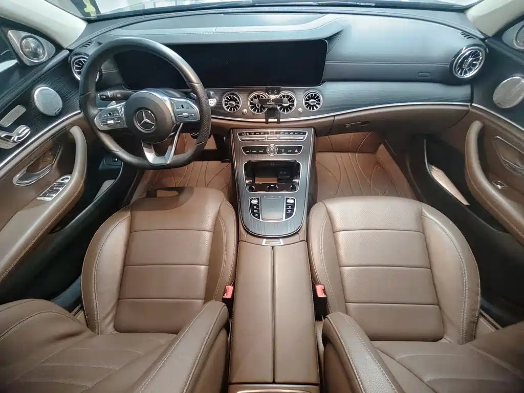 Mercedes-Benz E-Class 2020 — фото 16