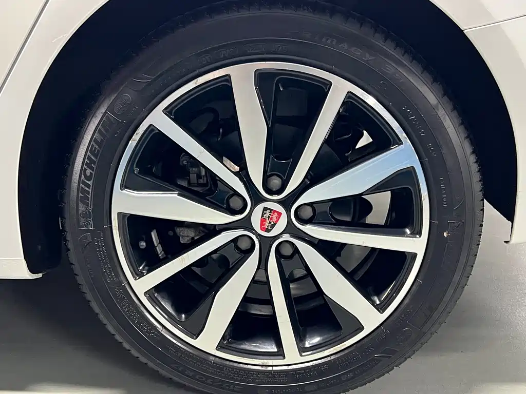 Roewe i6 Classic 2018 — фото 16