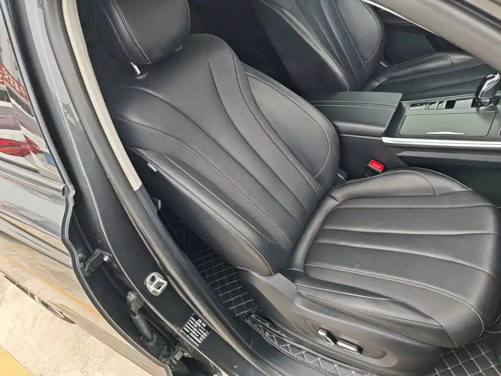 Roewe RX5 MAX 2022 — фото 25