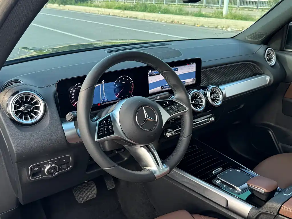 Mercedes-Benz GLB 2024 — фото 16