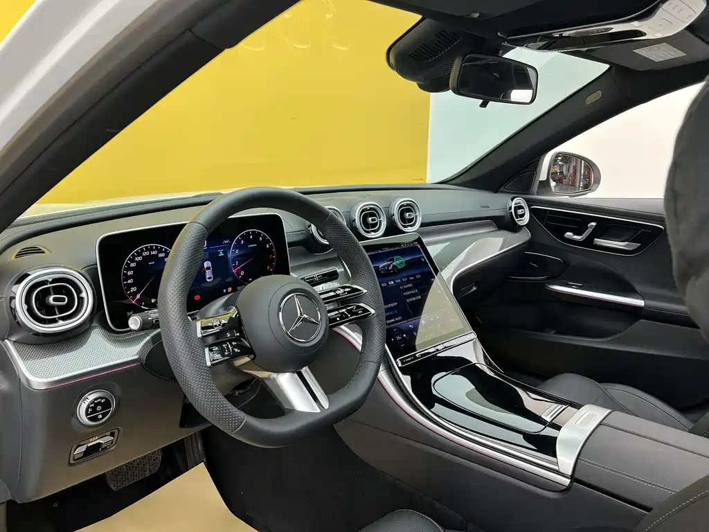 Mercedes-Benz C-Class 2025