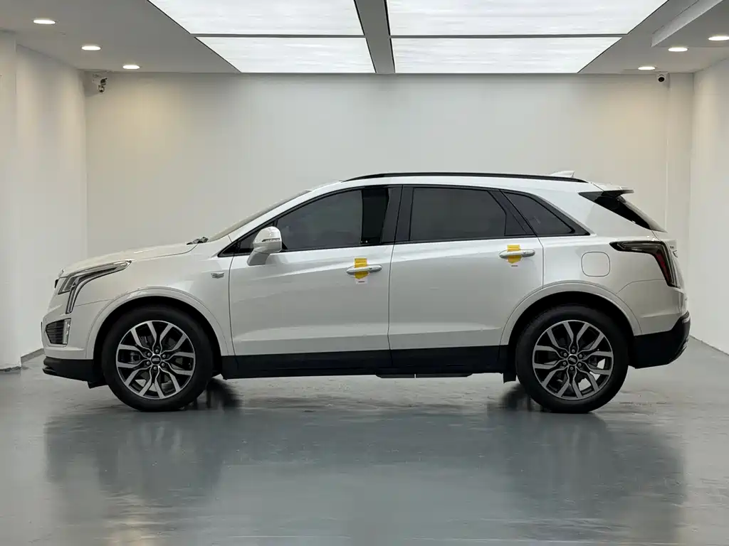 Cadillac XT5 2024 — фото 9