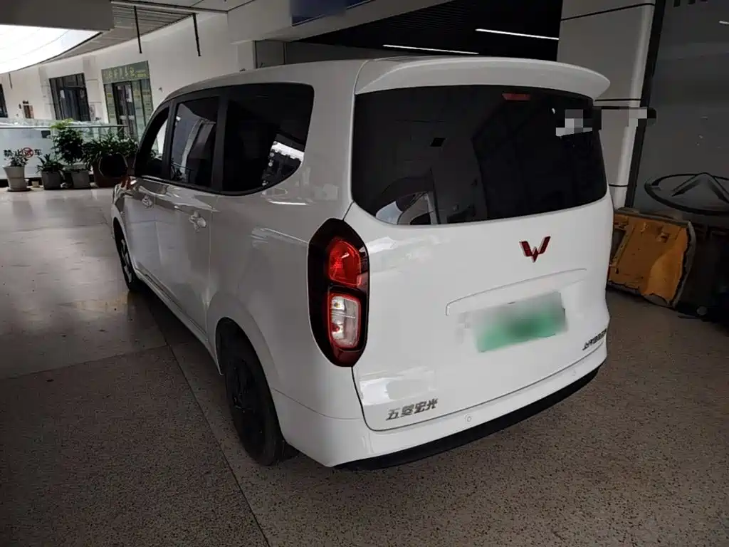Wuling Hongguang New Energy 2025