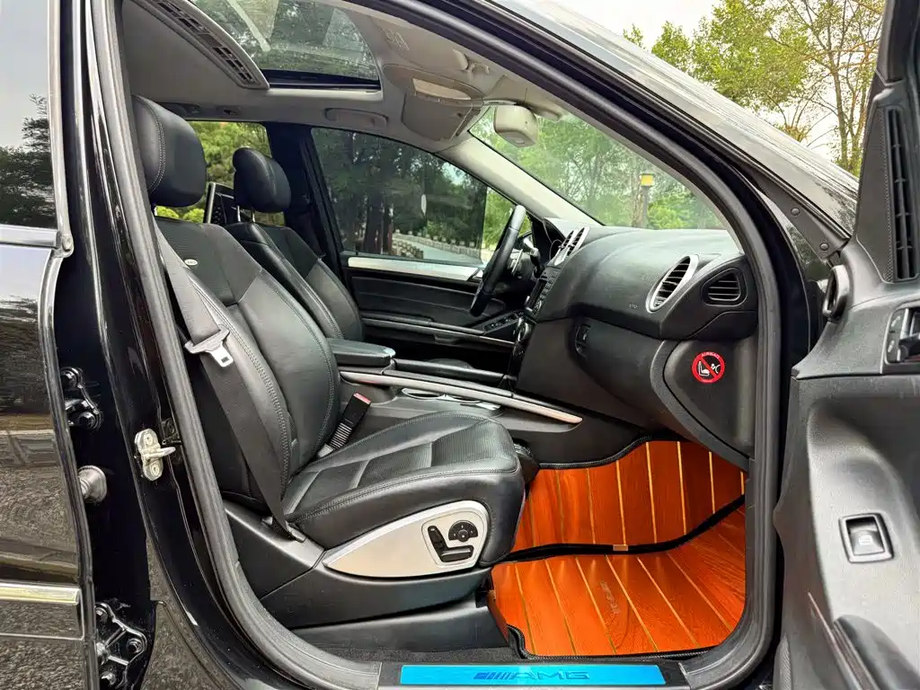 Mercedes-Benz M-Class AMG 2011 — фото 13