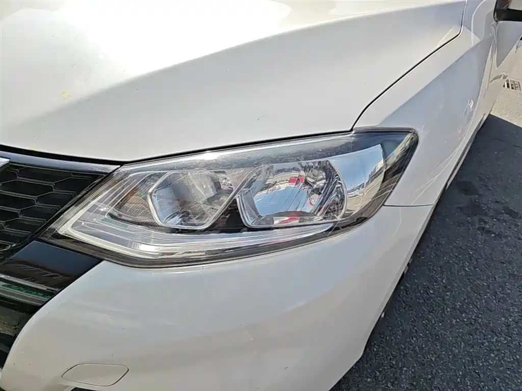 Nissan Tiida 2019 — фото 24