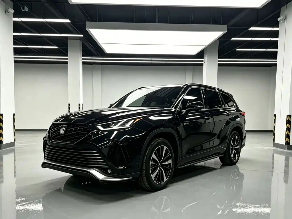 Toyota Crown Kluger 2023 — фото 1
