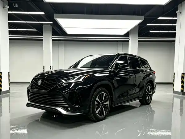 Toyota Crown Kluger 2023