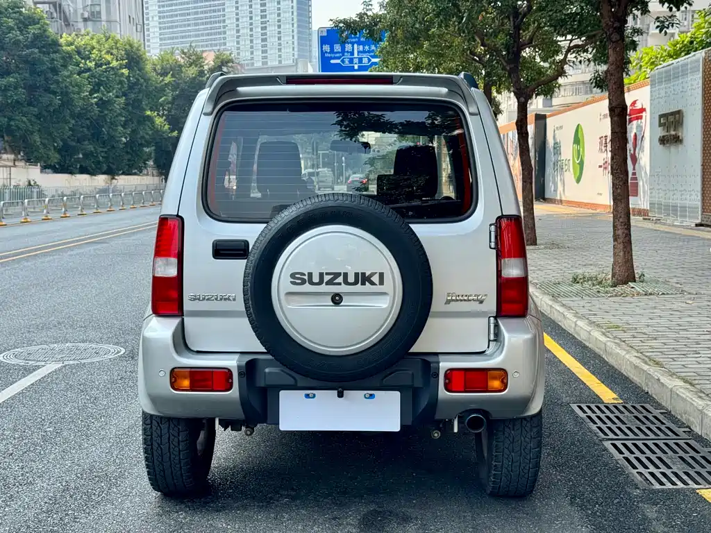 Suzuki Jimny 2016 — фото 17