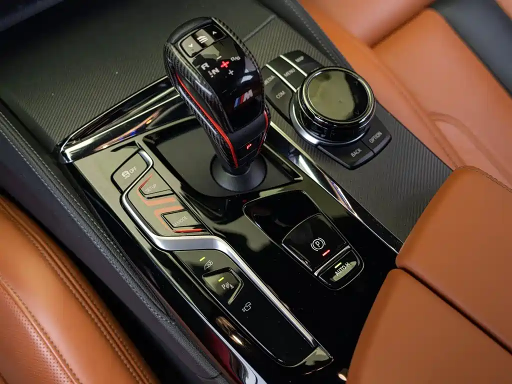 BMW M5 2021 — фото 18