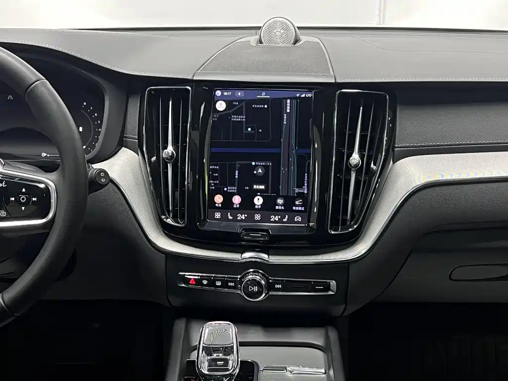 Volvo XC60 2024 — фото 21