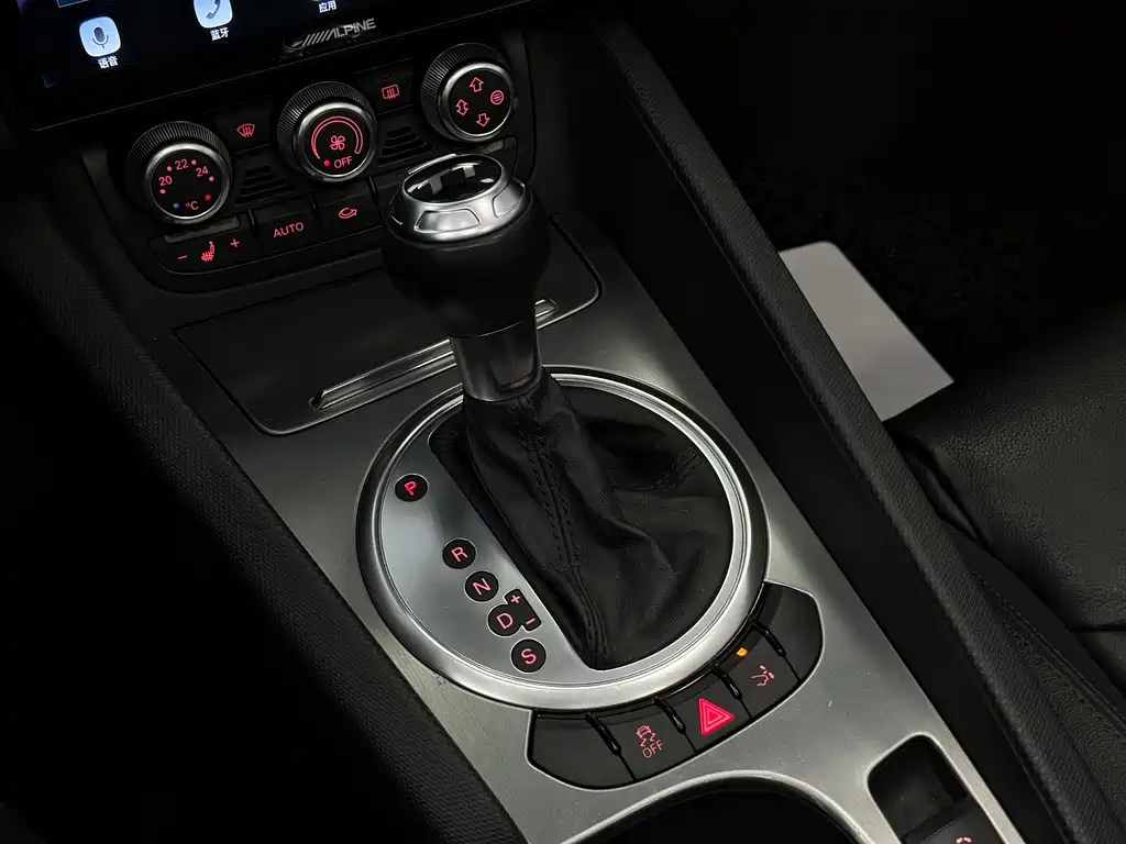 Audi TT 2013 — фото 11