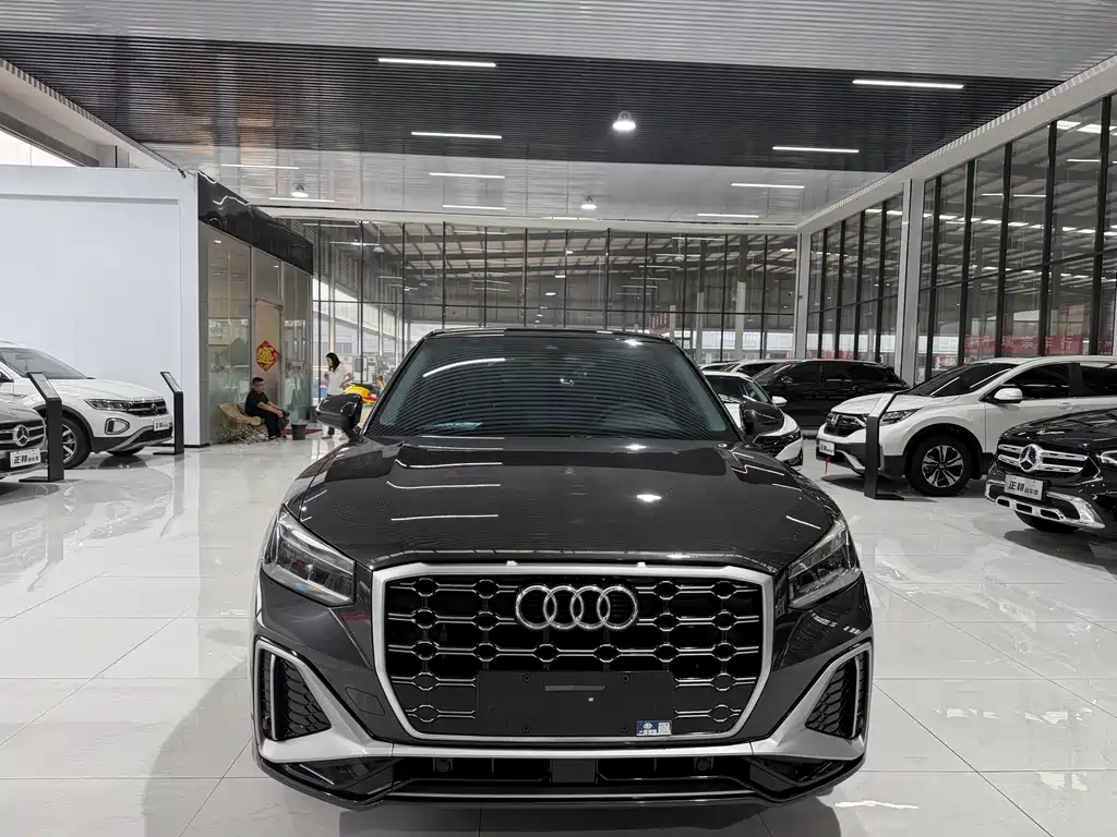 Audi Q2L 2022