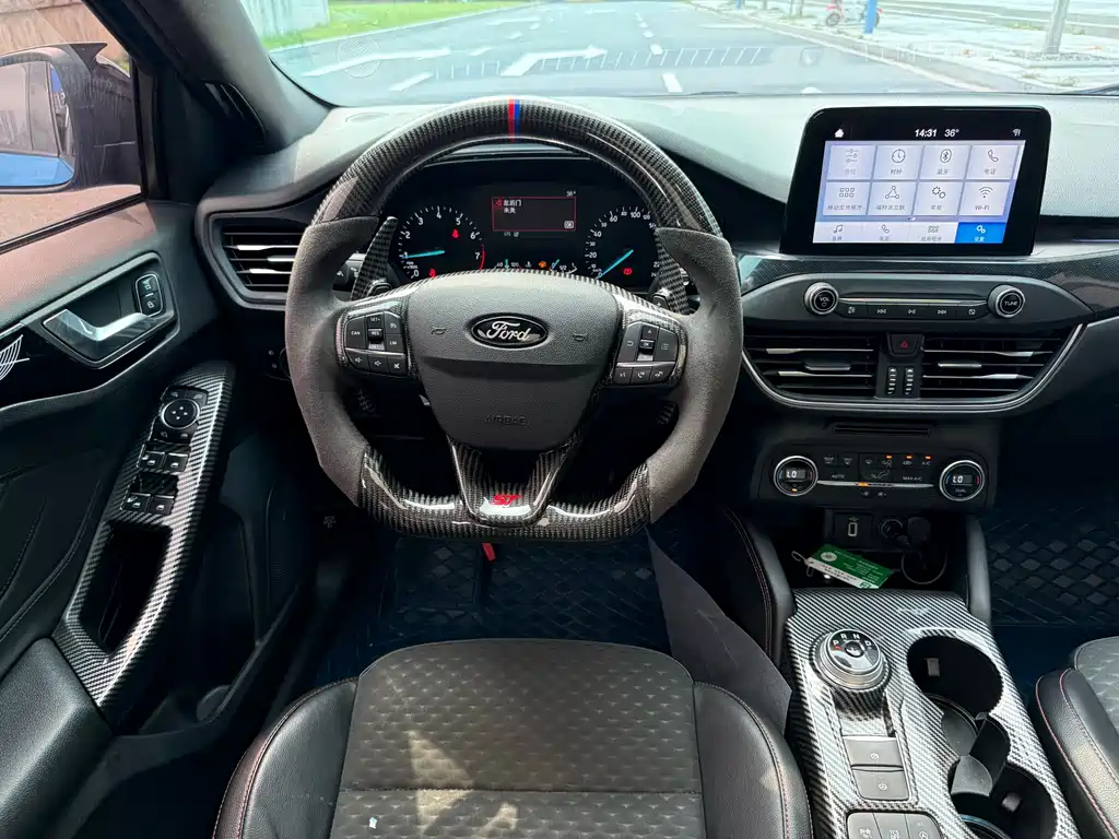 Ford Focus 2020 — фото 12