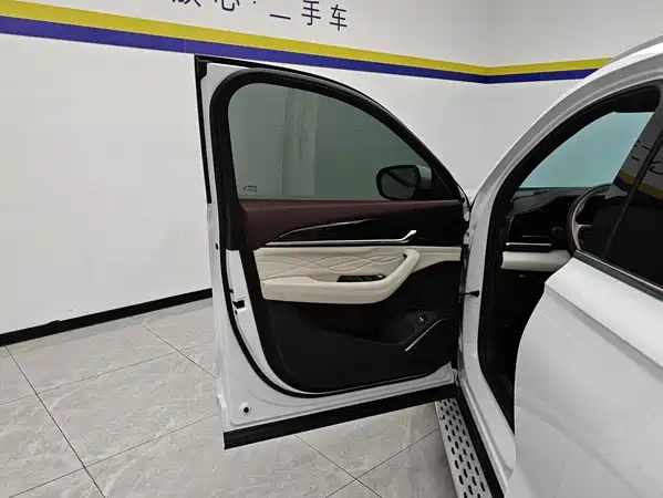 Geely Xingyue L 2024
