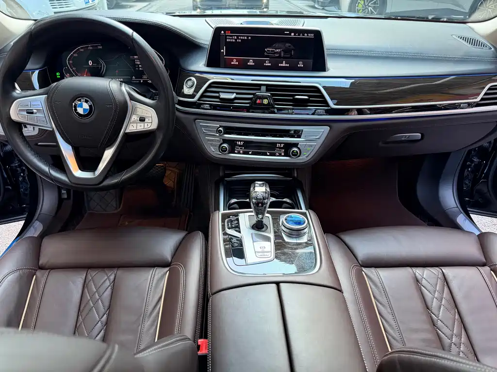 BMW 7 Series 2021 — фото 23