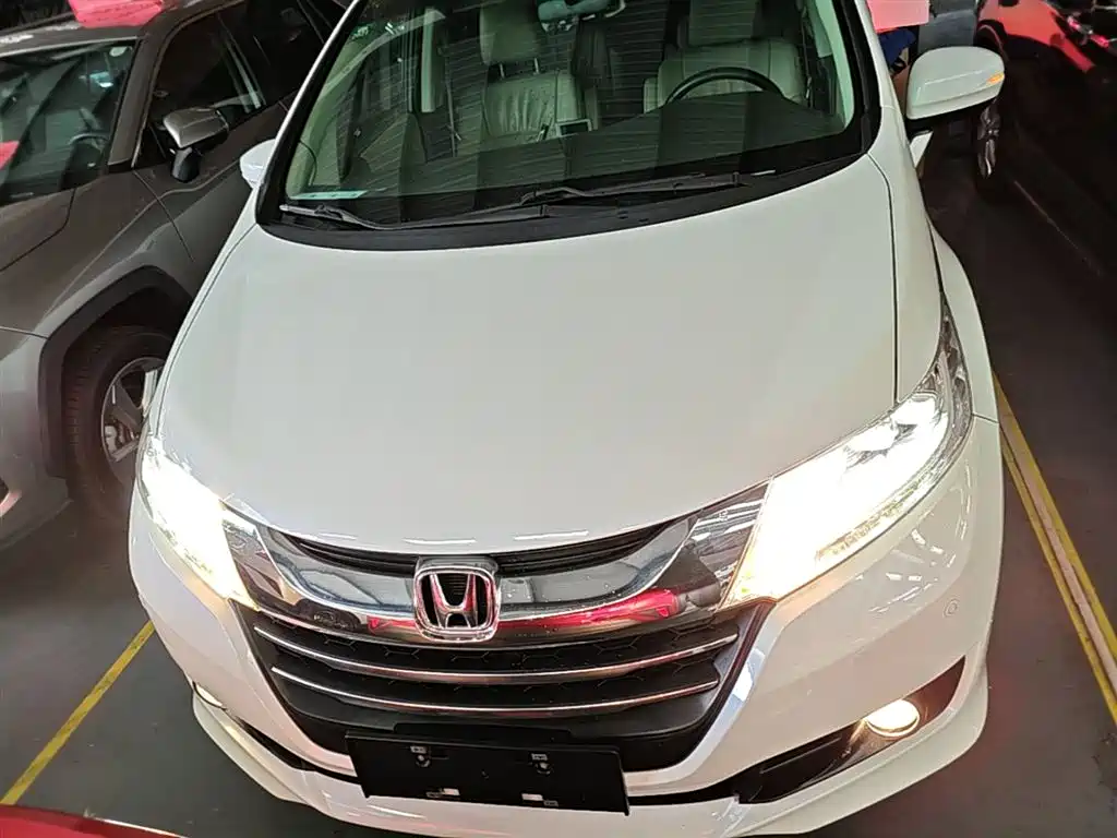 Honda Odyssey 2014 — фото 3
