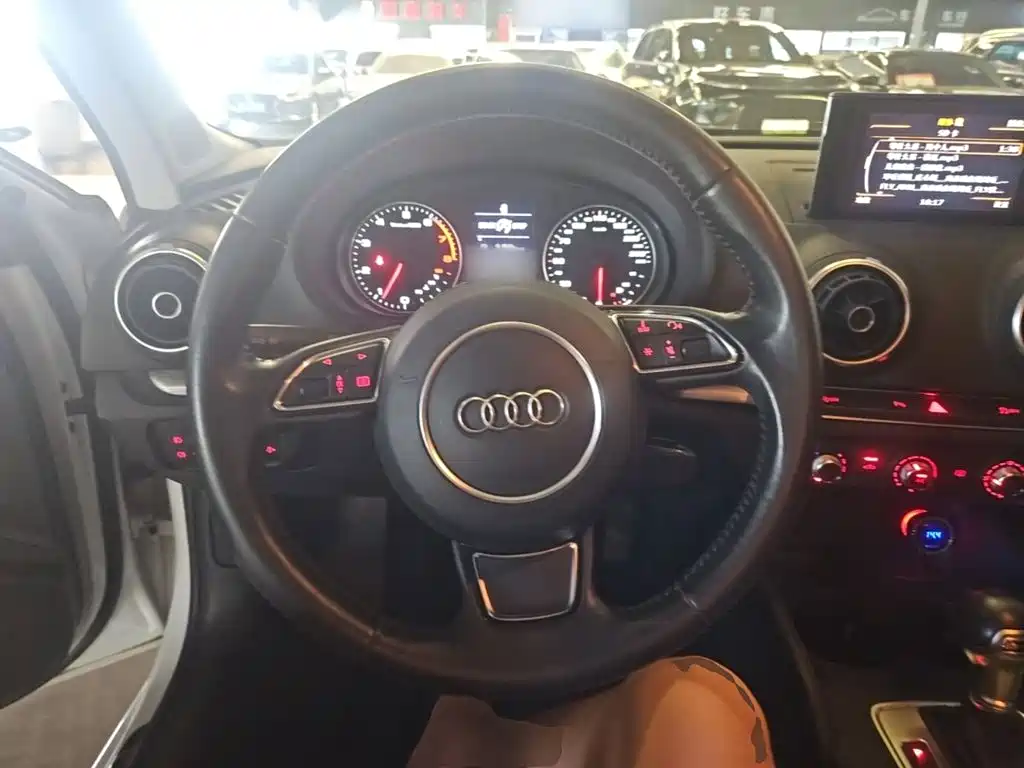 Audi A3 2015 — фото 11