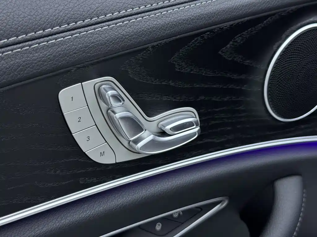 Mercedes-Benz E-Class 2023 — фото 10