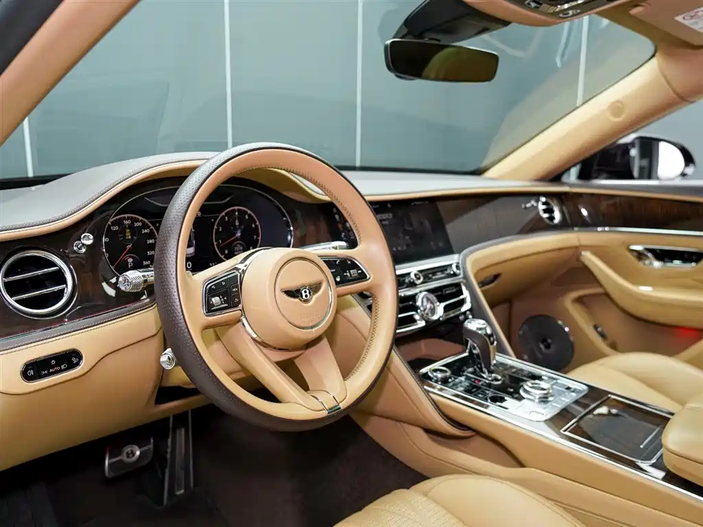 Bentley Flying Spur 2022 — фото 12