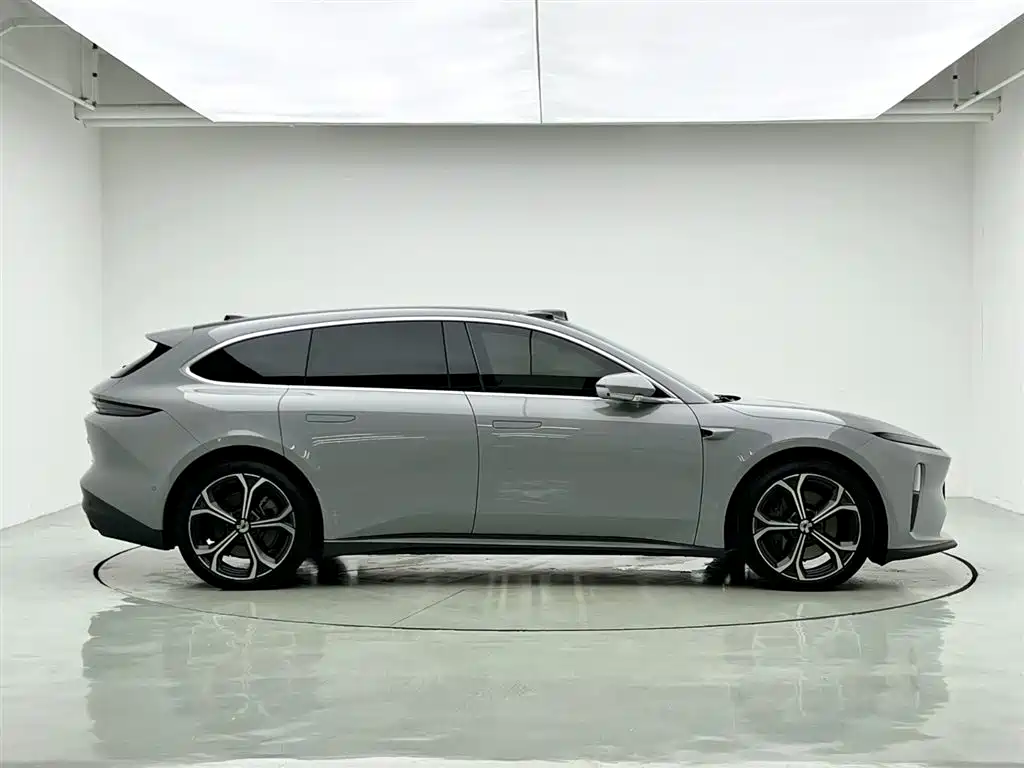 NIO ET5T 2024