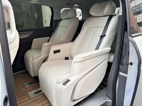 Buick GL8 2025