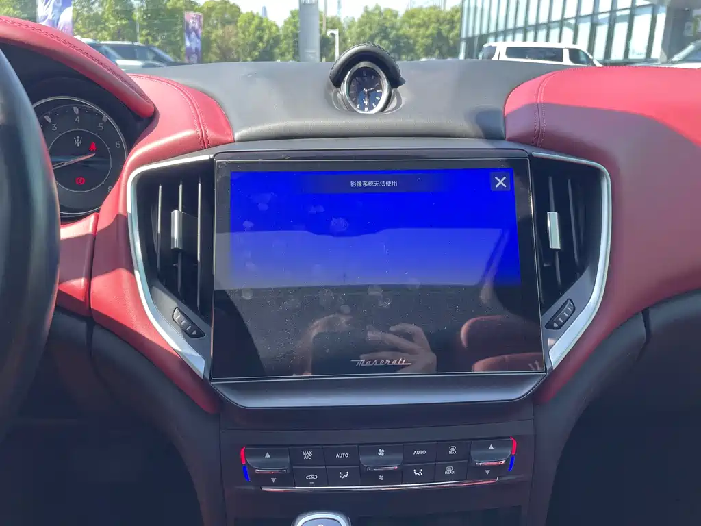 Maserati Ghibli 2021 — фото 10