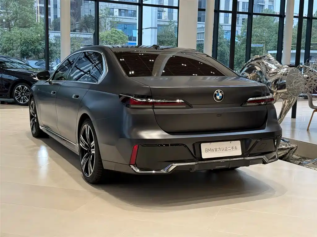 BMW 7 Series 2025 — фото 12