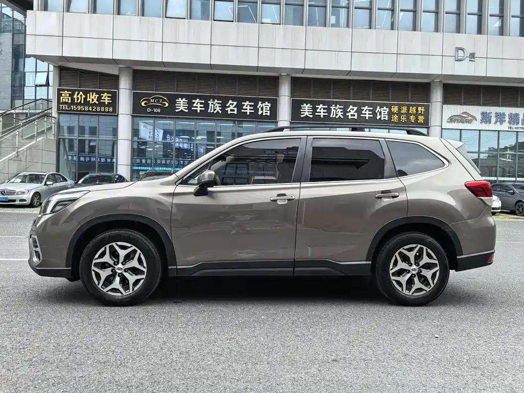 Subaru Forester 2018 — фото 8