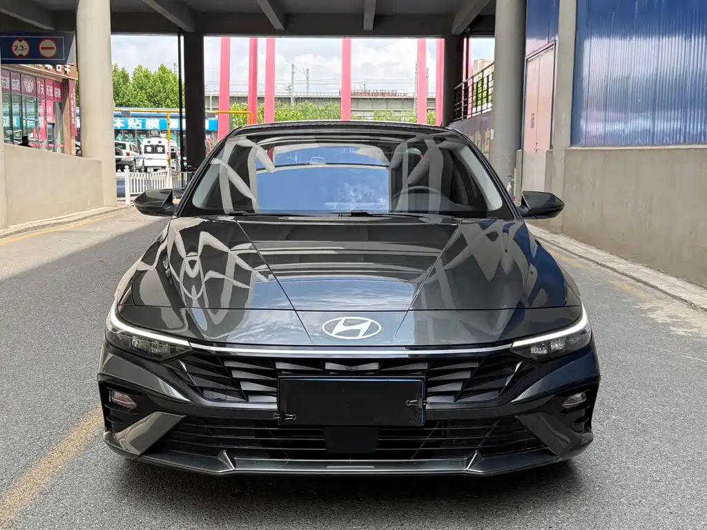 Hyundai Elantra 2024