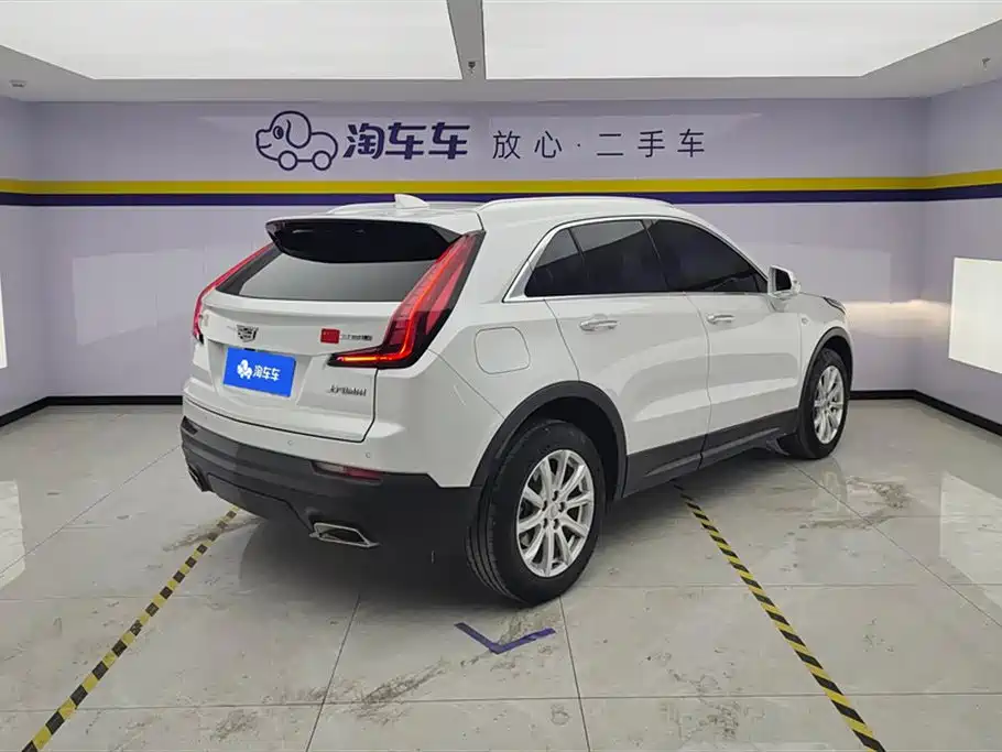 Cadillac XT4 2023 — фото 3