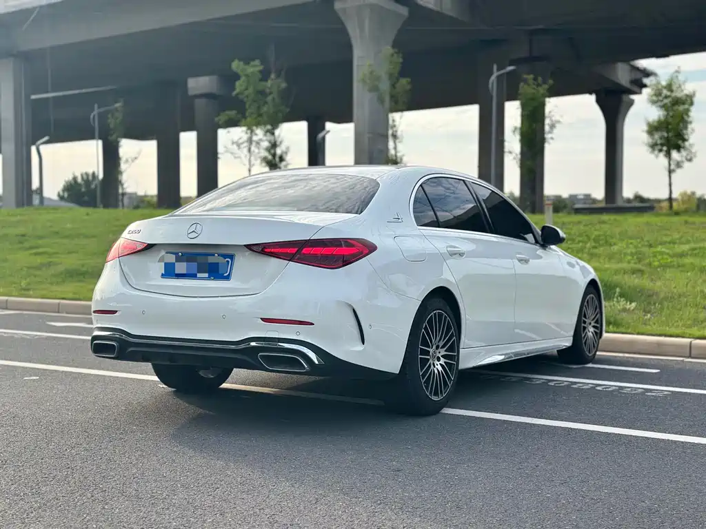 Mercedes-Benz C-Class 2023 — фото 9