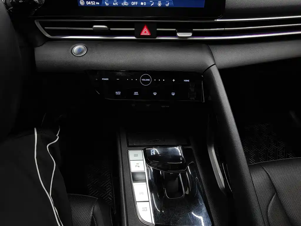 Hyundai Elantra 2023 — фото 22