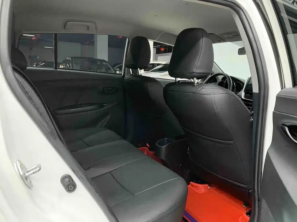 Toyota Yaris L 2022 — фото 14