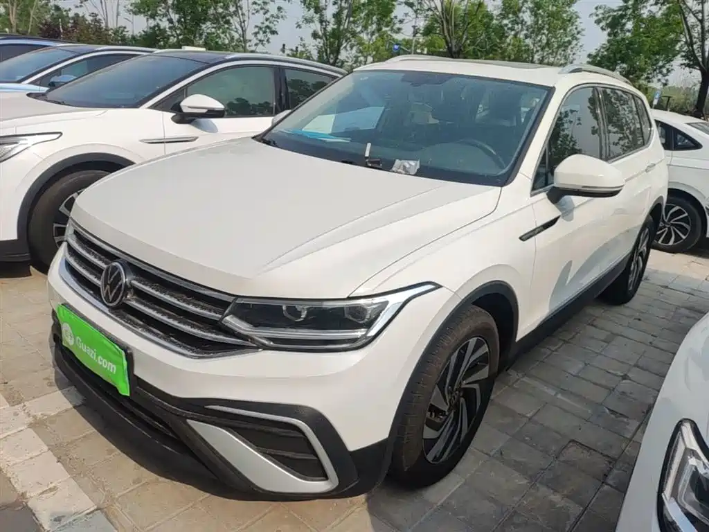 Volkswagen Tiguan L 2023 — фото 2