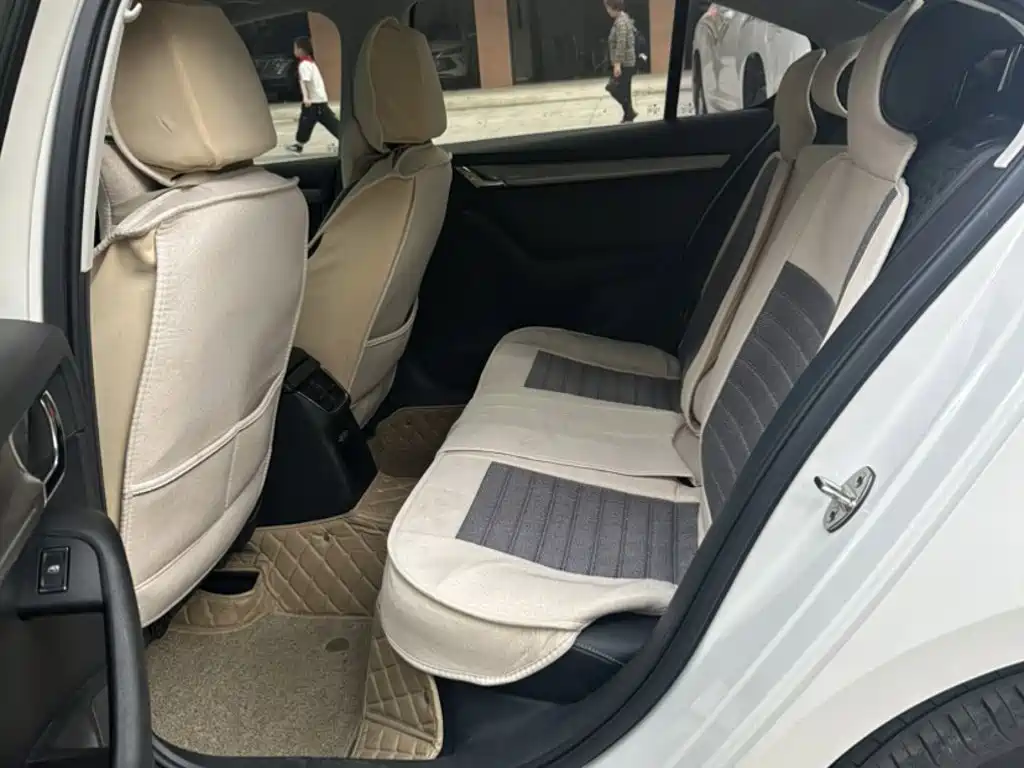 Skoda Octavia 2019 — фото 13
