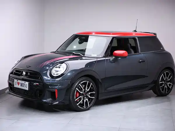 MINI JCW 2025