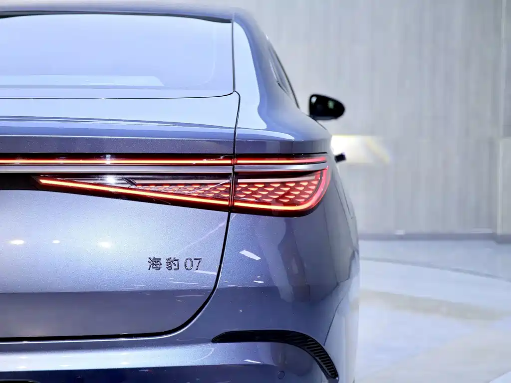 BYD Seal 07 DM-i 2025 — фото 5
