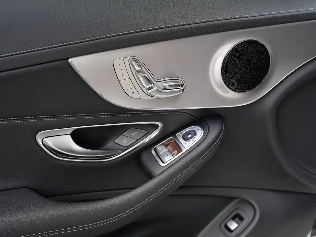 Mercedes-Benz C-Class 2019 — фото 17