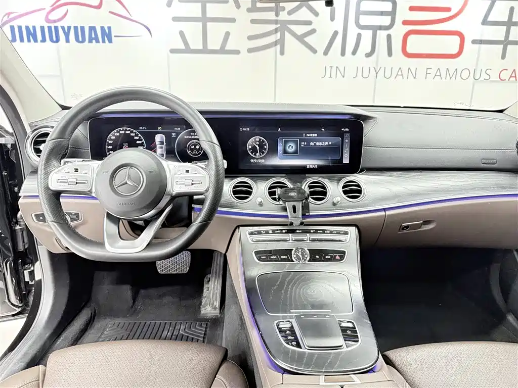 Mercedes-Benz E-Class 2019 — фото 12