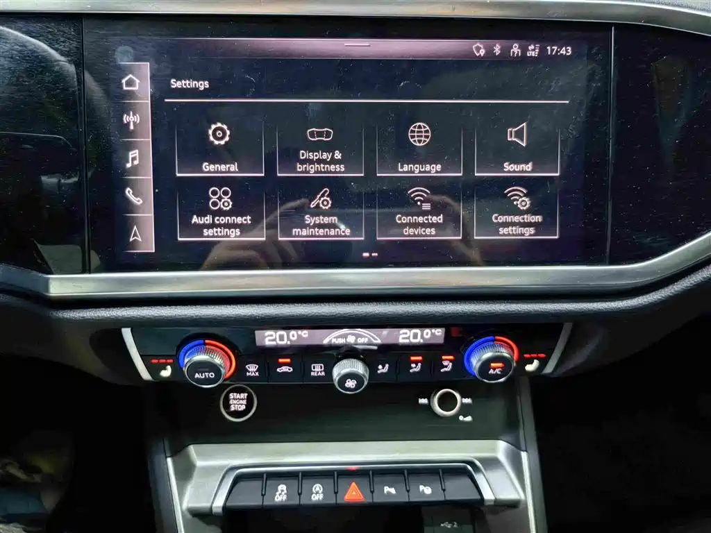 Audi Q3 2021 — фото 16