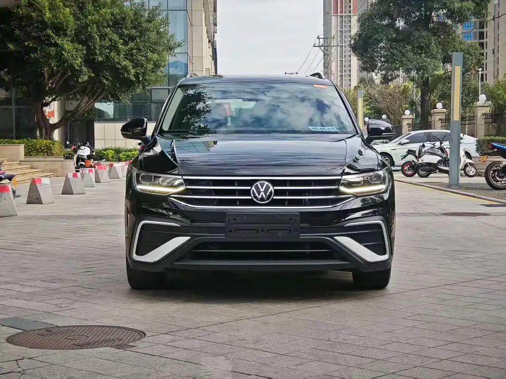 Volkswagen Tiguan L 2021 — фото 2