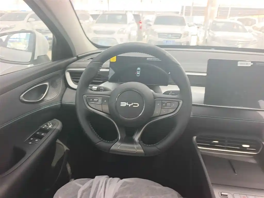 BYD Seal 05 DM-i 2026 — фото 11