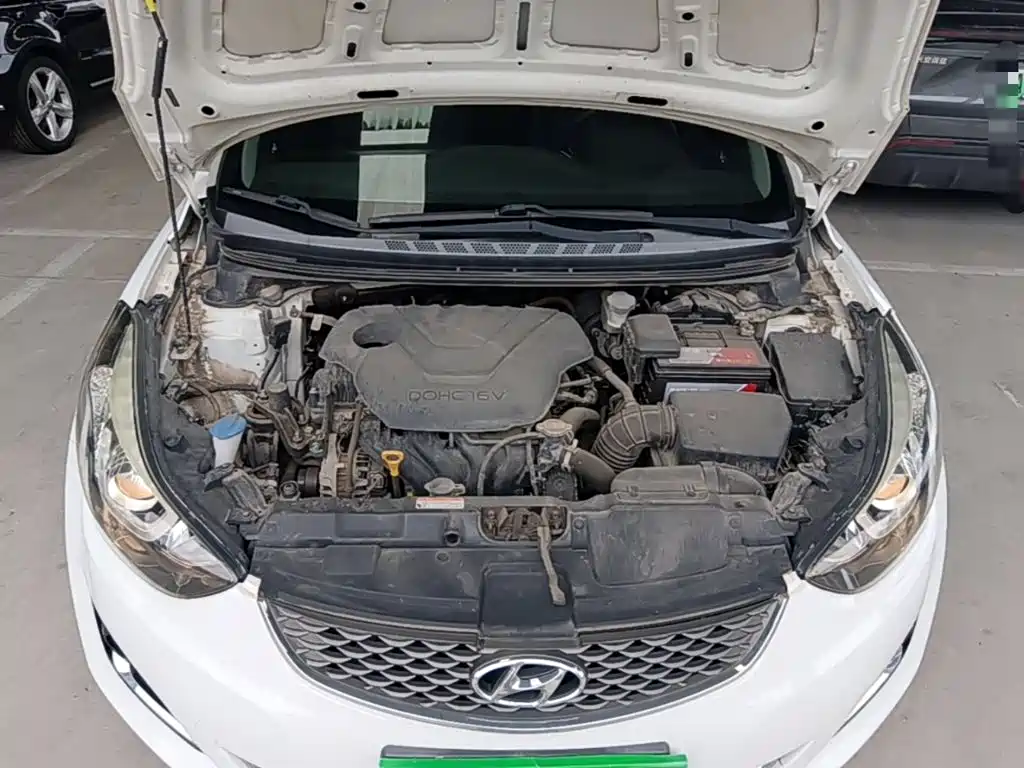Hyundai Elantra 2016 — фото 20