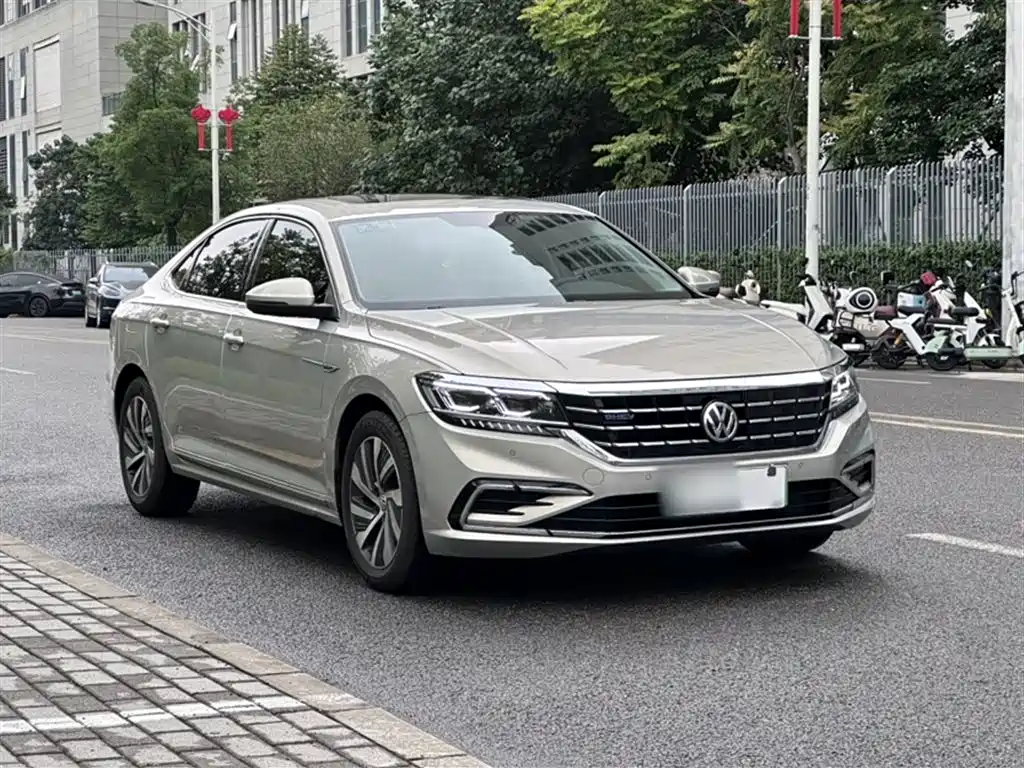 Volkswagen Passat New Energy 2020 — фото 25