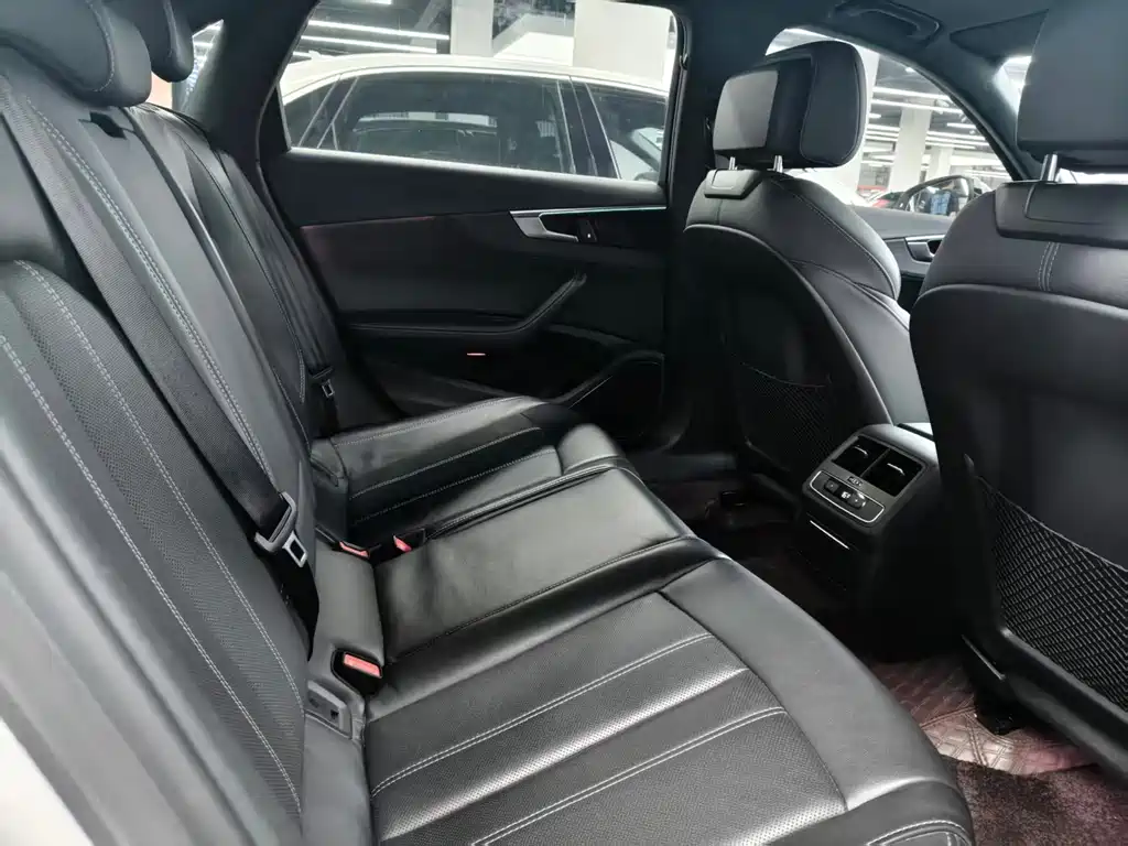 Audi A4L 2023
