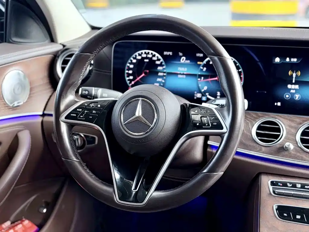 Mercedes-Benz E-Class 2023 — фото 9