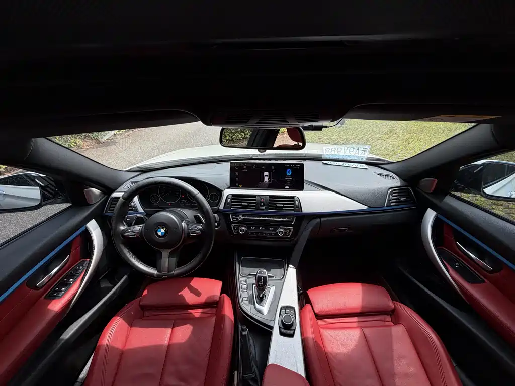 BMW 3 Series 2019 — фото 14